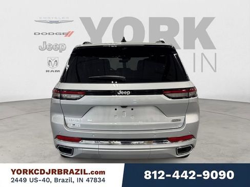 New 2025 Jeep Grand Cherokee Overland w/ Luxury Tech Group IV AWD/4WD image 4