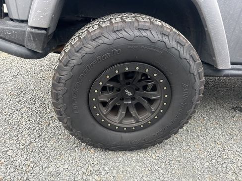 Used 2018 Jeep Wrangler Sport image 23