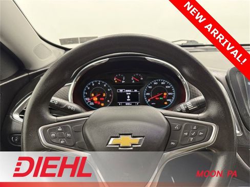 Used 2018 Chevrolet Malibu LT image 22