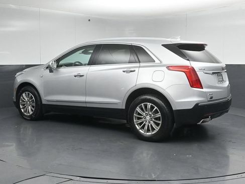 Used 2017 Cadillac XT5 Luxury w/ Driver Awareness Package AWD/4WD image 5