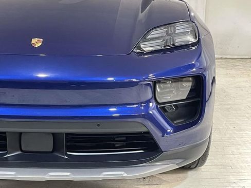 Certified 2025 Porsche Macan 4 Electric image 4