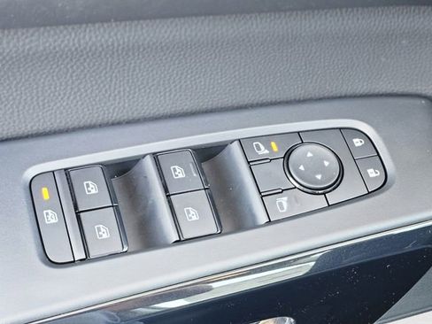 New 2026 Nissan Pathfinder SV w/ SV Premium Package FWD image 20
