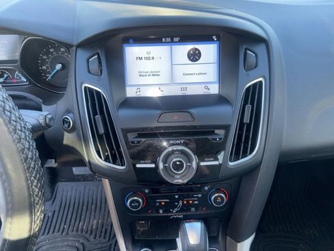 Used 2017 Ford Focus Titanium w/ Titanium Technology Package image 19