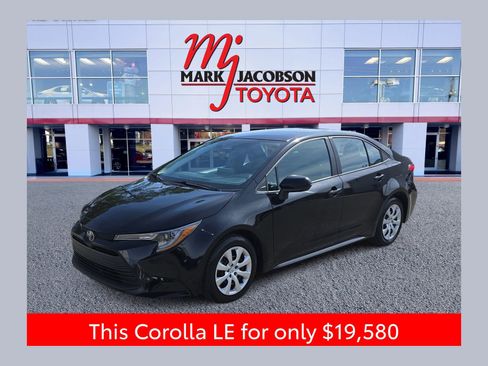 Used 2025 Toyota Corolla LE image 1