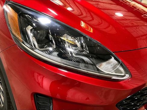 Used 2020 Ford Escape SE Sport image 3