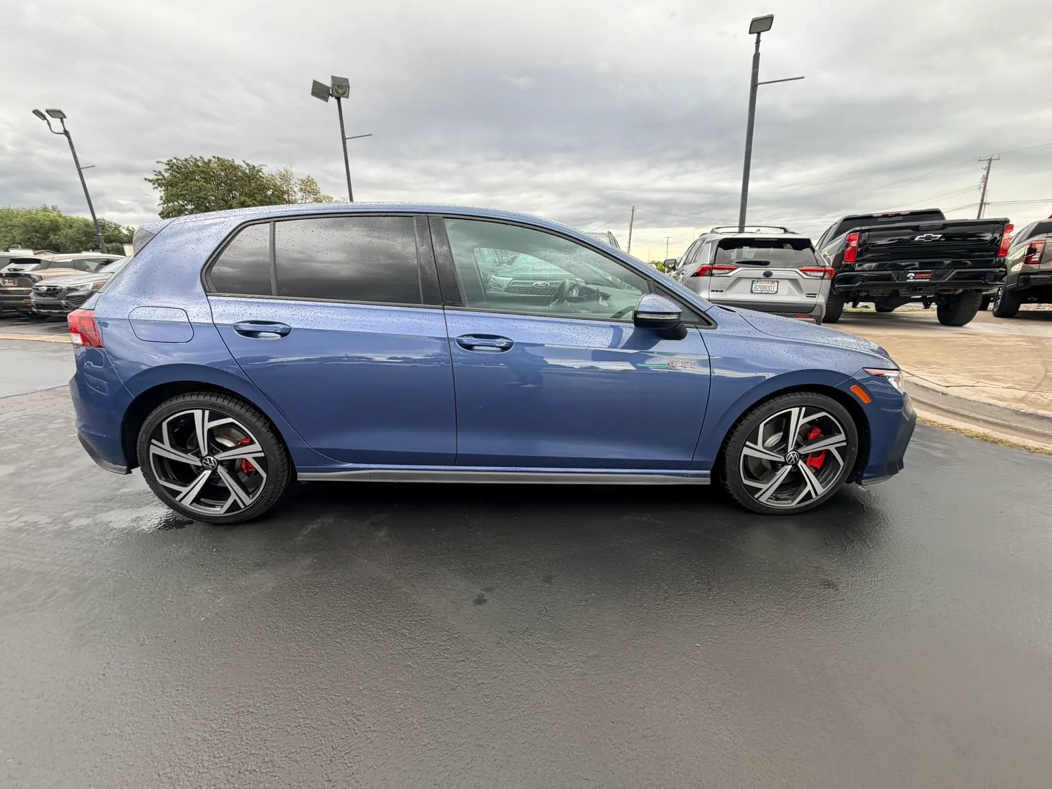 Used 2025 Volkswagen GTI SE FWD image 2