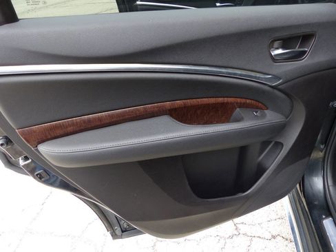 Used 2017 Acura MDX SH-AWD image 22