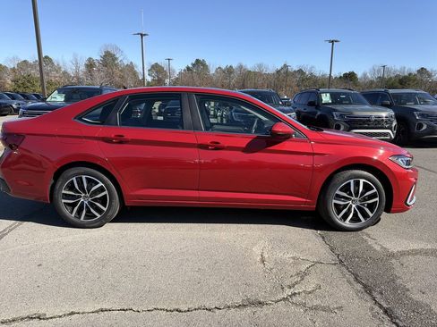 New 2026 Volkswagen Jetta SE FWD image 4