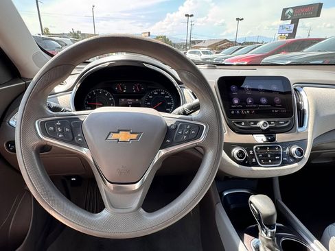 Used 2021 Chevrolet Malibu LT image 13