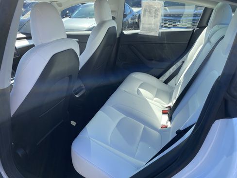 Used 2022 Tesla Model 3 Standard Range image 14