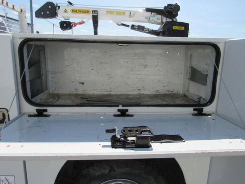 Used 2022 RAM 3500 Tradesman w/ Chrome Appearance Group AWD/4WD image 28