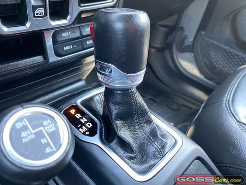 Used 2022 Jeep Wrangler Unlimited Sahara AWD/4WD image 13