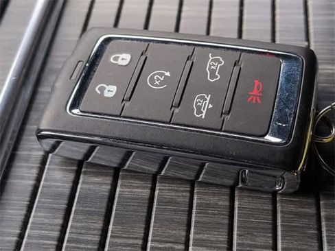 Used 2024 Jeep Wagoneer Series III image 36