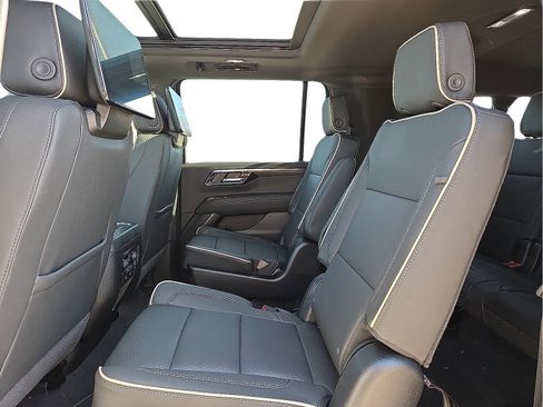New 2026 Chevrolet Suburban Premier image 11