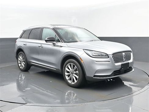 Used 2022 Lincoln Corsair AWD w/ Premium Package image 3