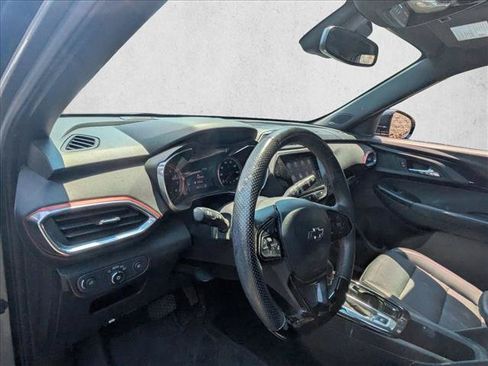 Used 2022 Chevrolet TrailBlazer RS w/ Sun and Liftgate Package AWD/4WD image 7