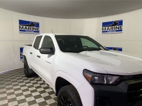 Used 2023 Chevrolet Colorado W/T image 4