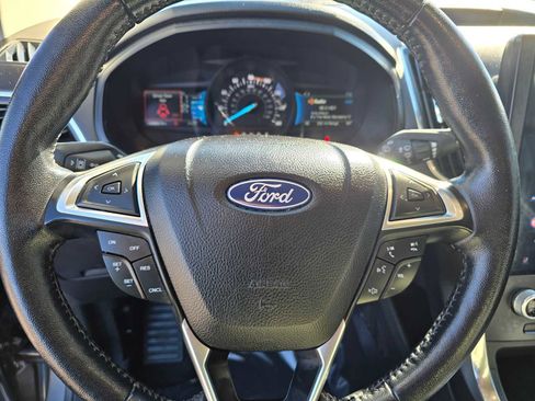 Used 2022 Ford Edge Titanium image 25