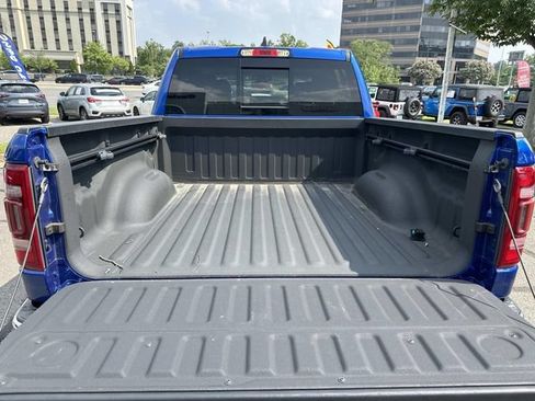 Used 2019 RAM 1500 Laramie AWD/4WD image 16