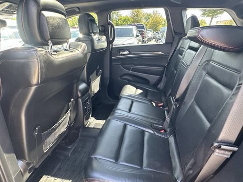 Used 2021 Jeep Grand Cherokee Trailhawk w/ Trailhawk Luxury Group AWD/4WD image 16