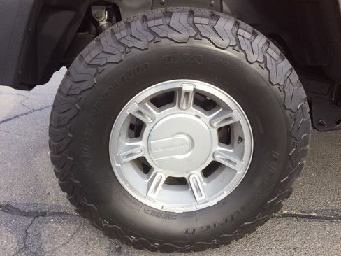 Used 2003 HUMMER H2 w/ Preferred Equipment Group image 43