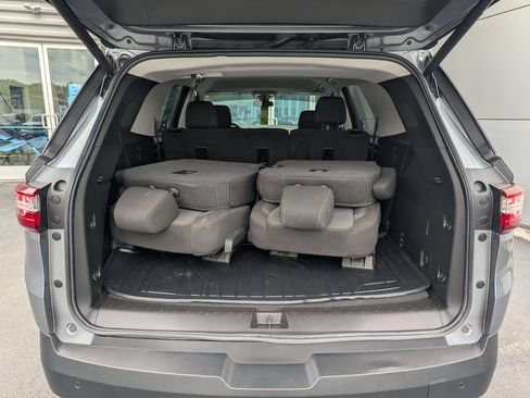 Used 2021 Chevrolet Traverse LT w/ LPO, 'HIT The Road' Package AWD/4WD image 38