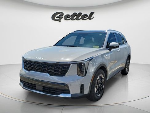 Used 2025 Kia Sorento S w/ Panoramic Sunroof Package FWD image 2