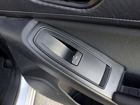 Used 2021 Subaru Crosstrek 2.0i Premium image 31