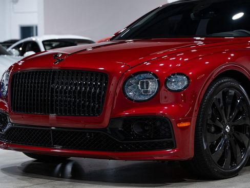 Used 2022 Bentley Flying Spur V8 image 75