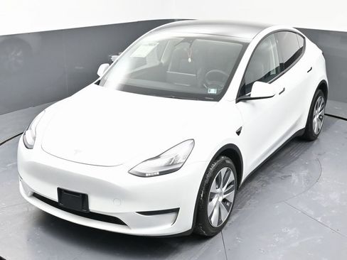Used 2023 Tesla Model Y Long Range image 47