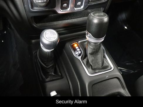 Used 2022 Jeep Wrangler Sport AWD/4WD image 18