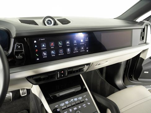Certified 2024 Porsche Cayenne S AWD/4WD image 13