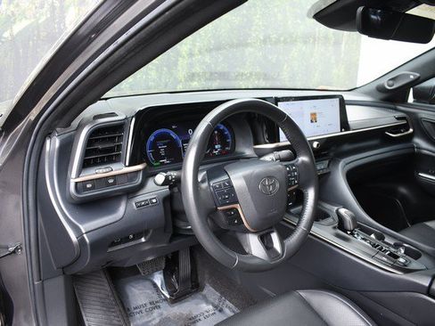 Certified 2023 Toyota Crown AWD/4WD image 14