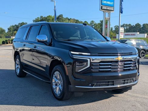 New 2026 Chevrolet Suburban Premier AWD/4WD image 2