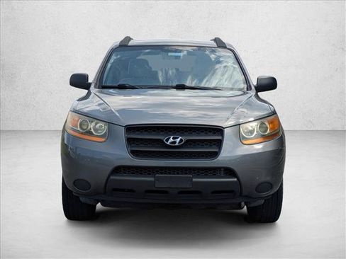 Used 2009 Hyundai Santa Fe GLS FWD image 2