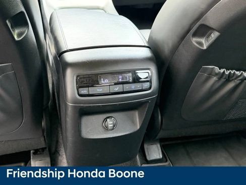 Used 2024 Hyundai Palisade SEL FWD image 36
