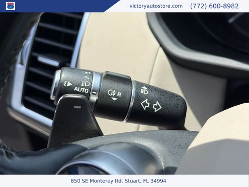 Used 2019 Land Rover Discovery SE AWD/4WD image 22