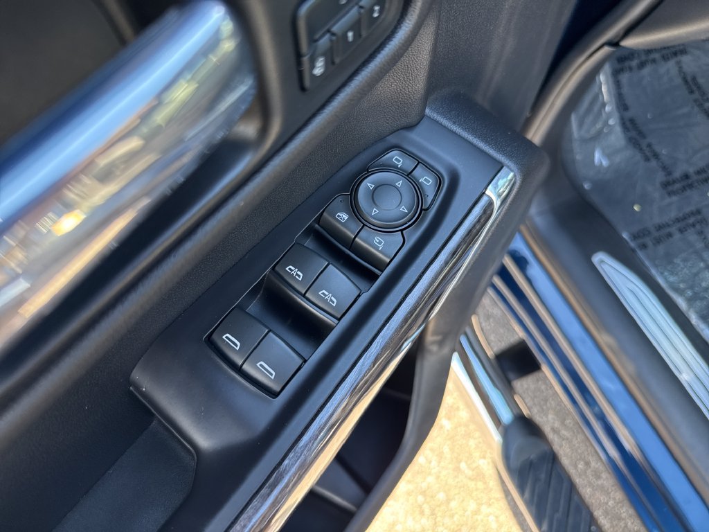 Used 2021 Chevrolet Silverado 1500 LTZ AWD/4WD image 11