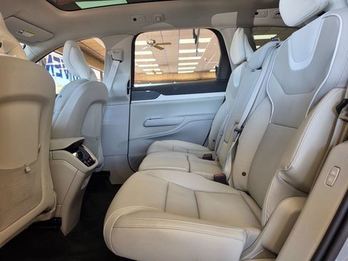 Used 2025 Volvo EX90 Ultra AWD/4WD image 19