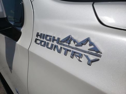 Used 2024 Chevrolet Tahoe High Country w/ Premium Package 2 AWD/4WD image 24