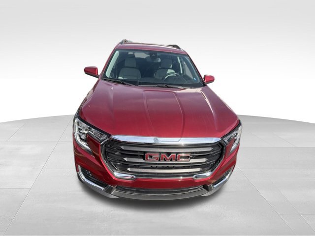 Used 2024 GMC Terrain SLE w/ Driver Convenience Package FWD image 2