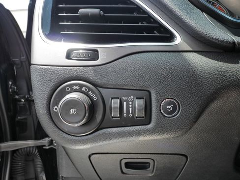 Used 2019 Jeep Cherokee Limited AWD/4WD image 24