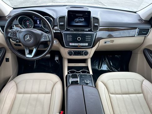 Used 2019 Mercedes-Benz GLE 400 4MATIC image 13