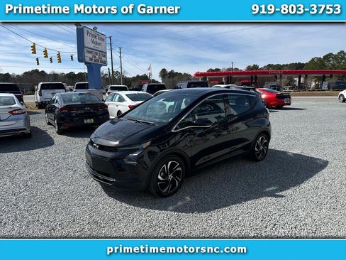 Used 2023 Chevrolet Bolt LT image 1