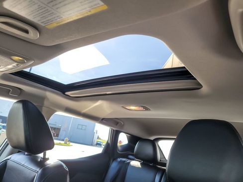 Used 2017 Nissan Rogue Sport SL w/ SL Premium Package image 9