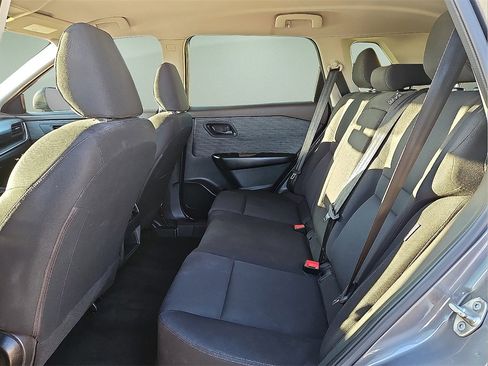 Used 2023 Nissan Rogue S image 13