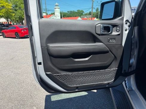 Used 2023 Jeep Wrangler Unlimited Sahara w/ Cold Weather Group AWD/4WD image 27