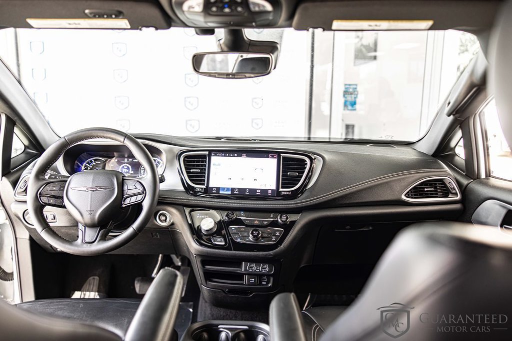 Used 2022 Chrysler Pacifica Touring-L w/ S Appearance Package FWD image 34