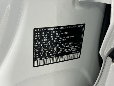 Used 2024 Volkswagen Tiguan SE R-Line image 39