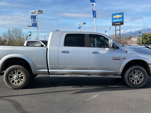 Used 2018 RAM 3500 Laramie w/ Convenience Group image 4